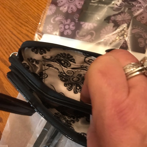 Grace Adele wristlet - Picture 4 of 4